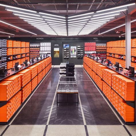 mondkapjes heren nike|Nike Factory Stores.